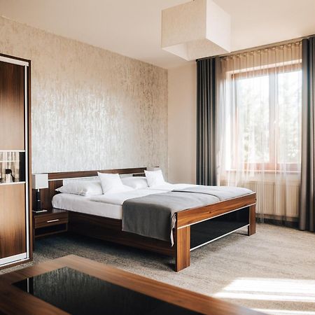 Hotel Elegance Šumperk エクステリア 写真