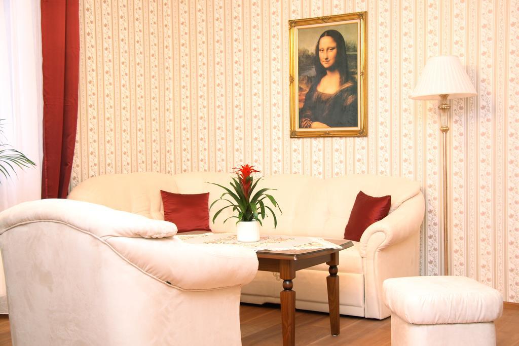 Hotel Elegance Šumperk エクステリア 写真