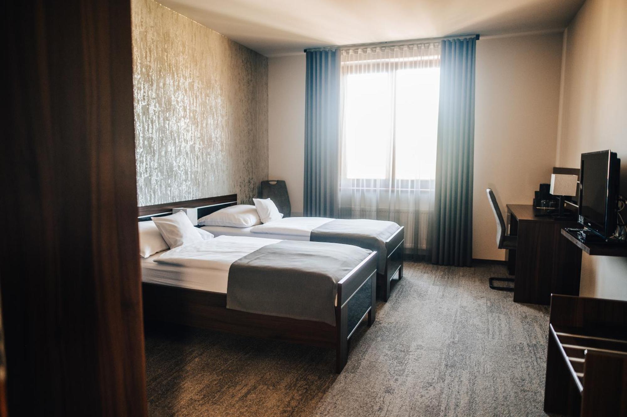 Hotel Elegance Šumperk エクステリア 写真