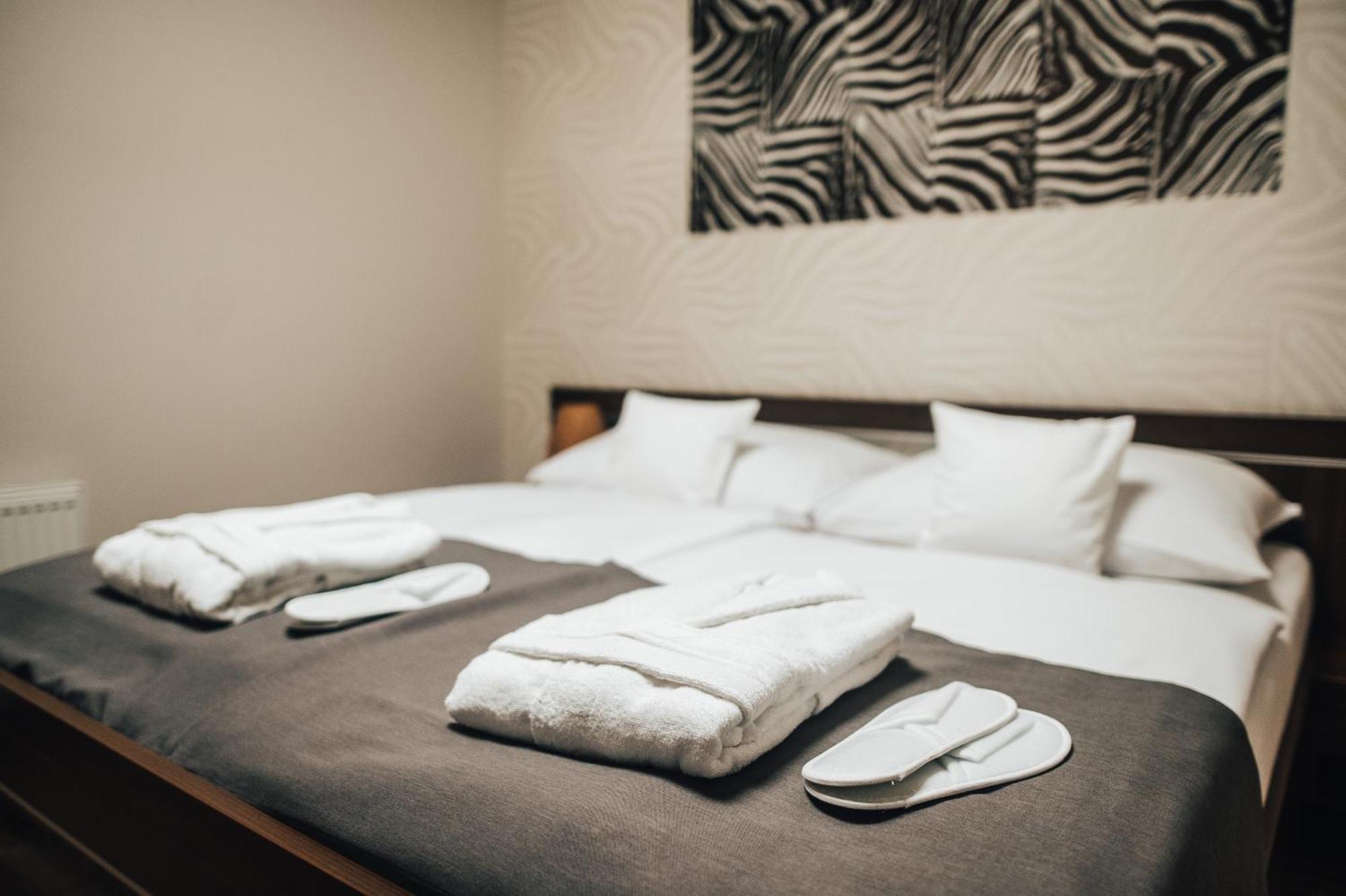 Hotel Elegance Šumperk エクステリア 写真