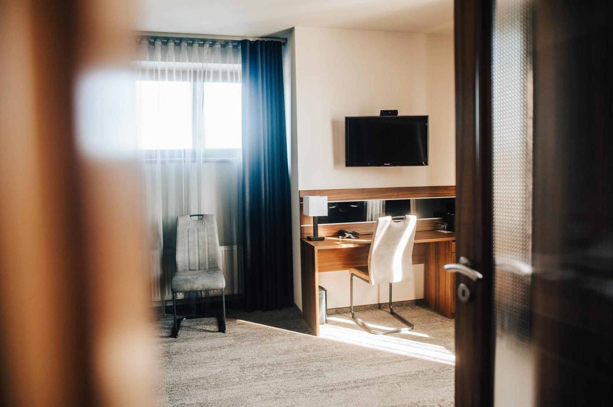 Hotel Elegance Šumperk エクステリア 写真