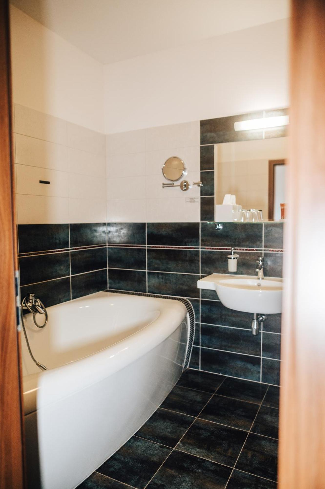 Hotel Elegance Šumperk エクステリア 写真